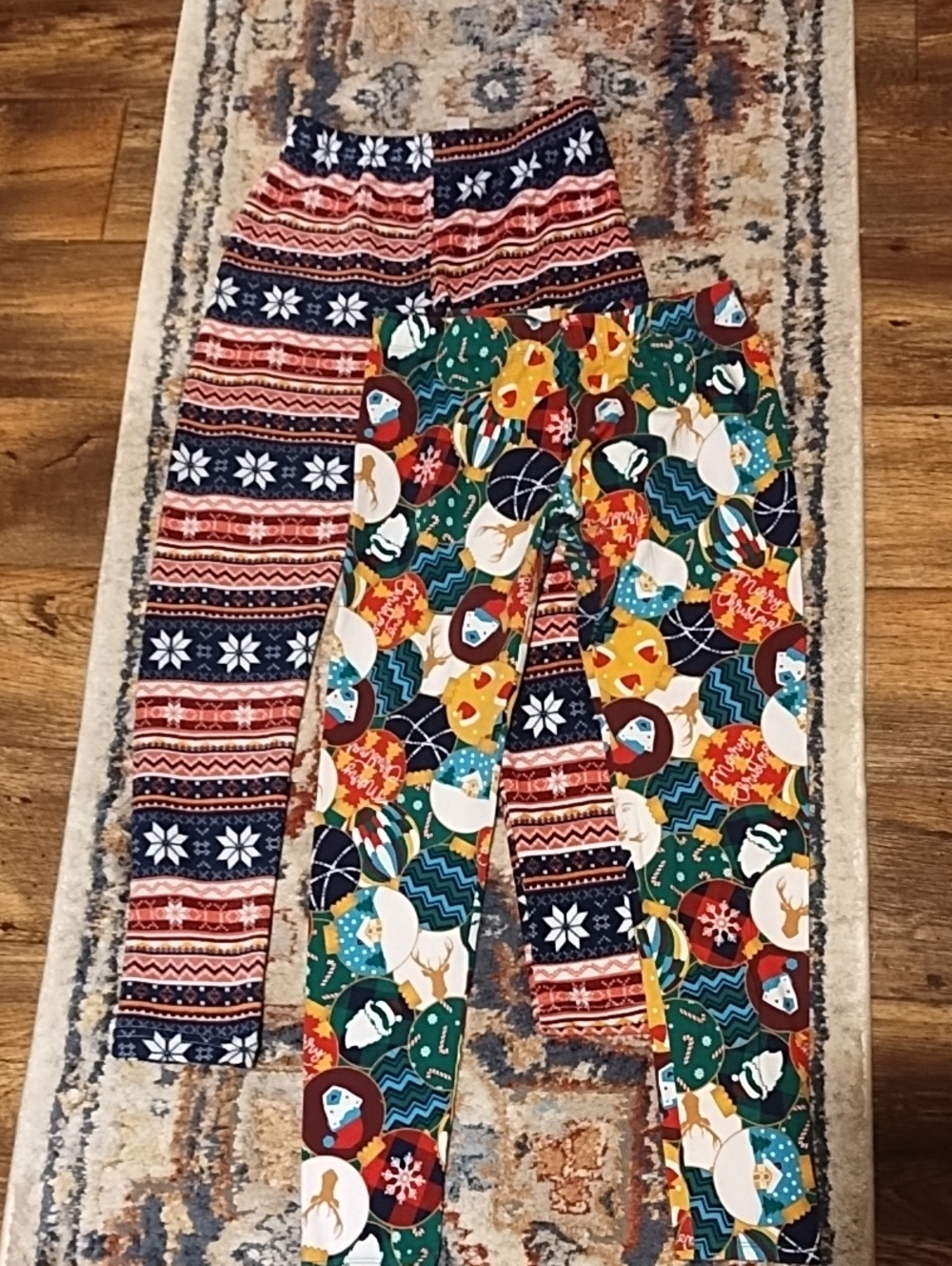 2 Pair Of Holiday Leggings EUC Size (7-9). No Boundaries.